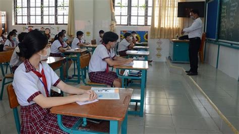 the city school attendance|Students in HCM City likely to return to school in early 2022.